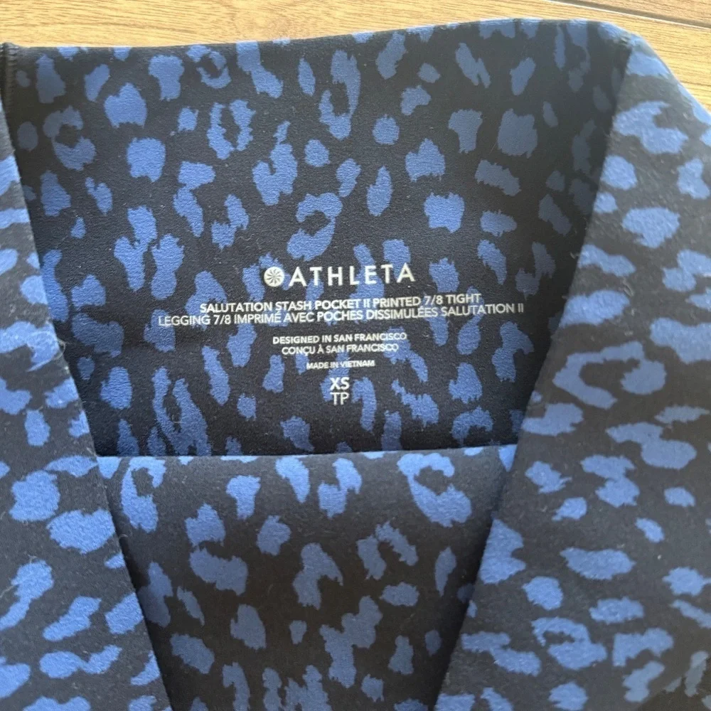 Athleta Size XS | Salutation Leopard Dot Leggings | Blue Enchanted Print - Picture 7 of 8